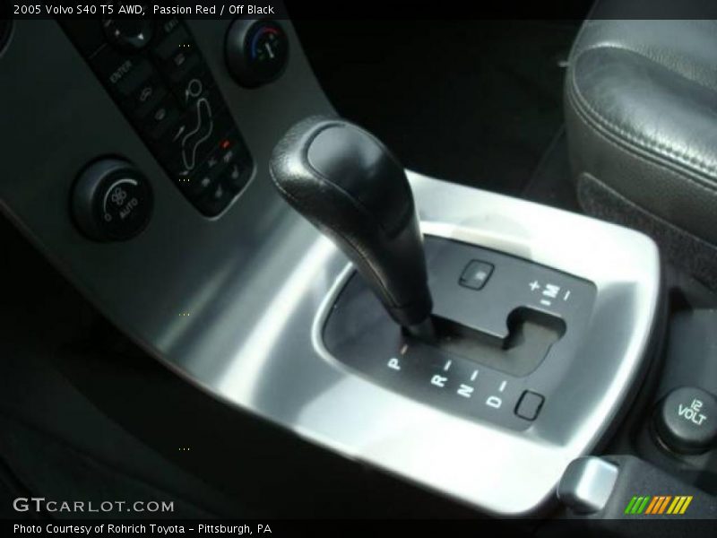 Passion Red / Off Black 2005 Volvo S40 T5 AWD