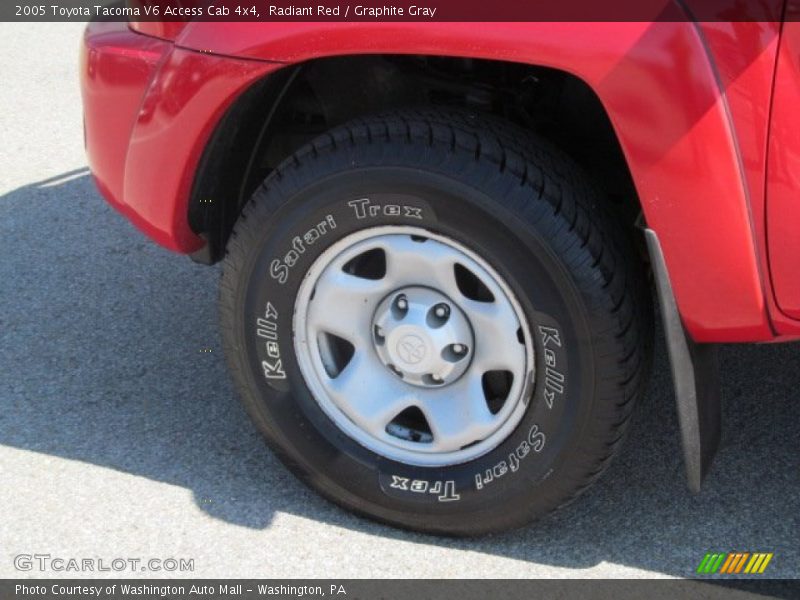 Radiant Red / Graphite Gray 2005 Toyota Tacoma V6 Access Cab 4x4
