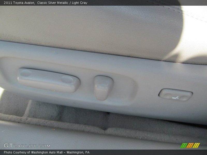Classic Silver Metallic / Light Gray 2011 Toyota Avalon