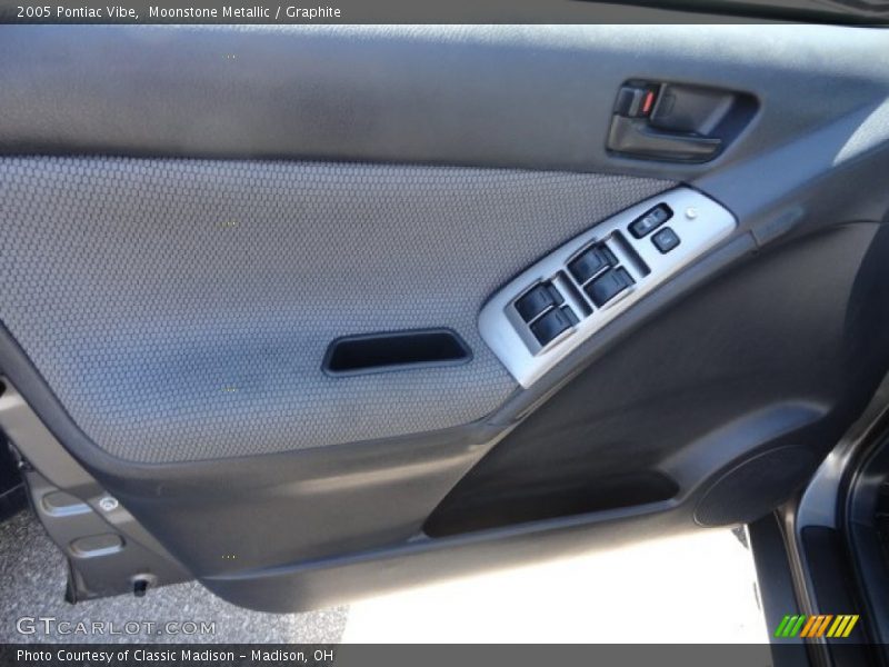 Moonstone Metallic / Graphite 2005 Pontiac Vibe