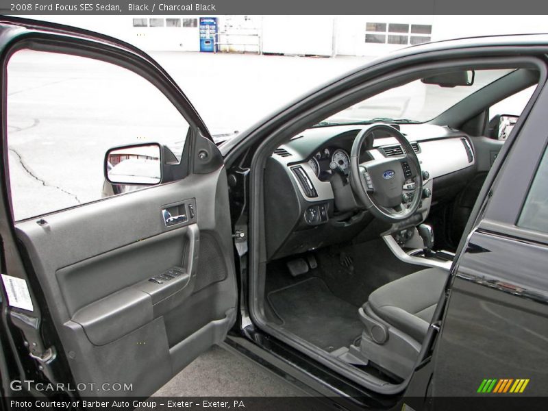 Black / Charcoal Black 2008 Ford Focus SES Sedan