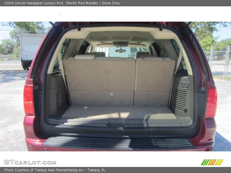 Merlot Red Metallic / Dove Grey 2004 Lincoln Navigator Luxury 4x4