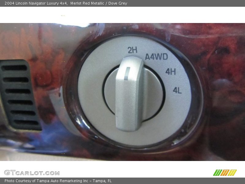 Merlot Red Metallic / Dove Grey 2004 Lincoln Navigator Luxury 4x4