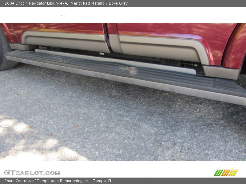 Merlot Red Metallic / Dove Grey 2004 Lincoln Navigator Luxury 4x4