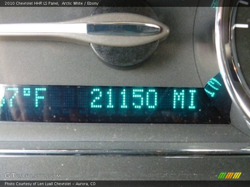 Arctic White / Ebony 2010 Chevrolet HHR LS Panel