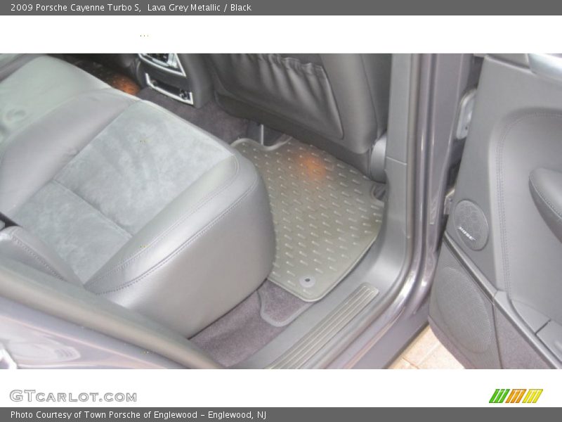 Lava Grey Metallic / Black 2009 Porsche Cayenne Turbo S