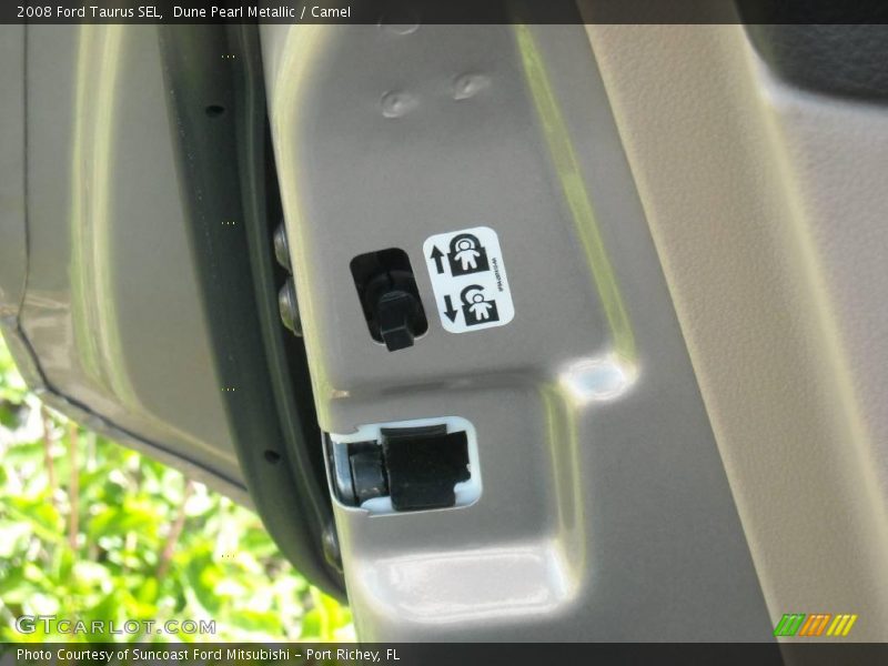 Dune Pearl Metallic / Camel 2008 Ford Taurus SEL