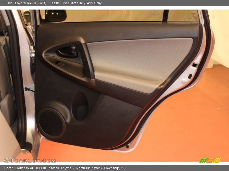 Classic Silver Metallic / Ash Gray 2009 Toyota RAV4 4WD