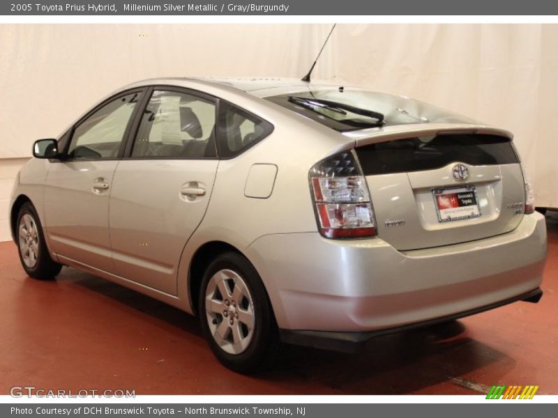 Millenium Silver Metallic / Gray/Burgundy 2005 Toyota Prius Hybrid