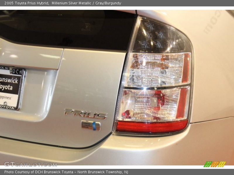 Millenium Silver Metallic / Gray/Burgundy 2005 Toyota Prius Hybrid
