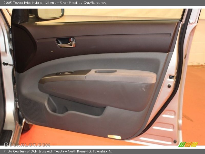 Millenium Silver Metallic / Gray/Burgundy 2005 Toyota Prius Hybrid