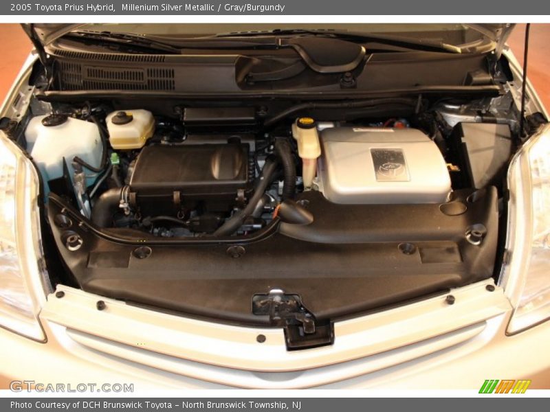 Millenium Silver Metallic / Gray/Burgundy 2005 Toyota Prius Hybrid