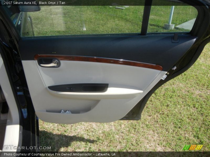 Black Onyx / Tan 2007 Saturn Aura XE