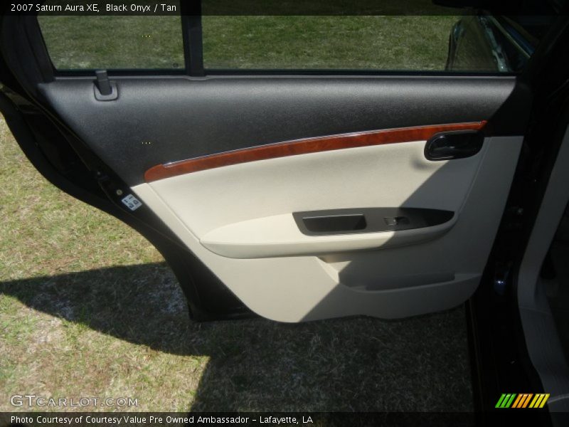 Black Onyx / Tan 2007 Saturn Aura XE
