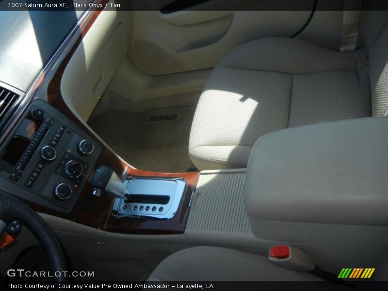 Black Onyx / Tan 2007 Saturn Aura XE