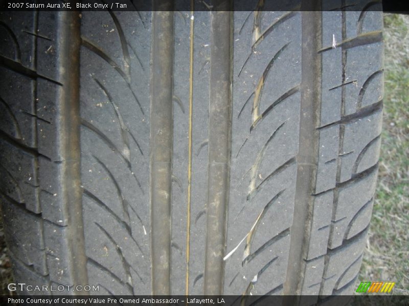 Black Onyx / Tan 2007 Saturn Aura XE