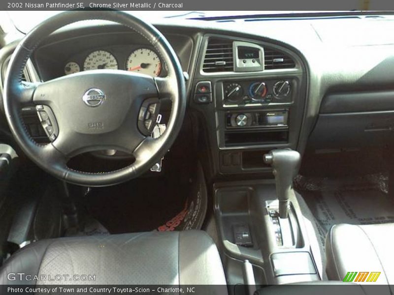 Chrome Silver Metallic / Charcoal 2002 Nissan Pathfinder SE