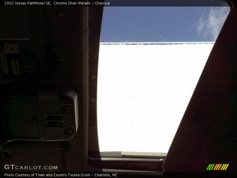 Chrome Silver Metallic / Charcoal 2002 Nissan Pathfinder SE