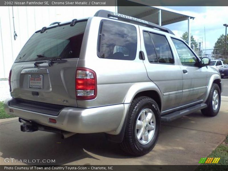 Chrome Silver Metallic / Charcoal 2002 Nissan Pathfinder SE
