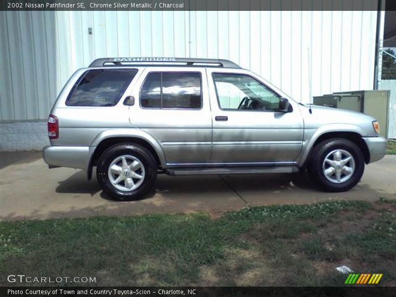 Chrome Silver Metallic / Charcoal 2002 Nissan Pathfinder SE
