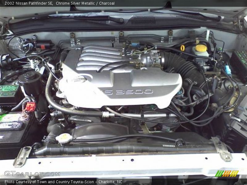 Chrome Silver Metallic / Charcoal 2002 Nissan Pathfinder SE