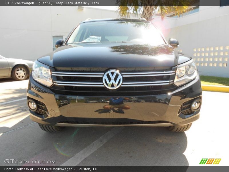 Deep Black Metallic / Black 2012 Volkswagen Tiguan SE