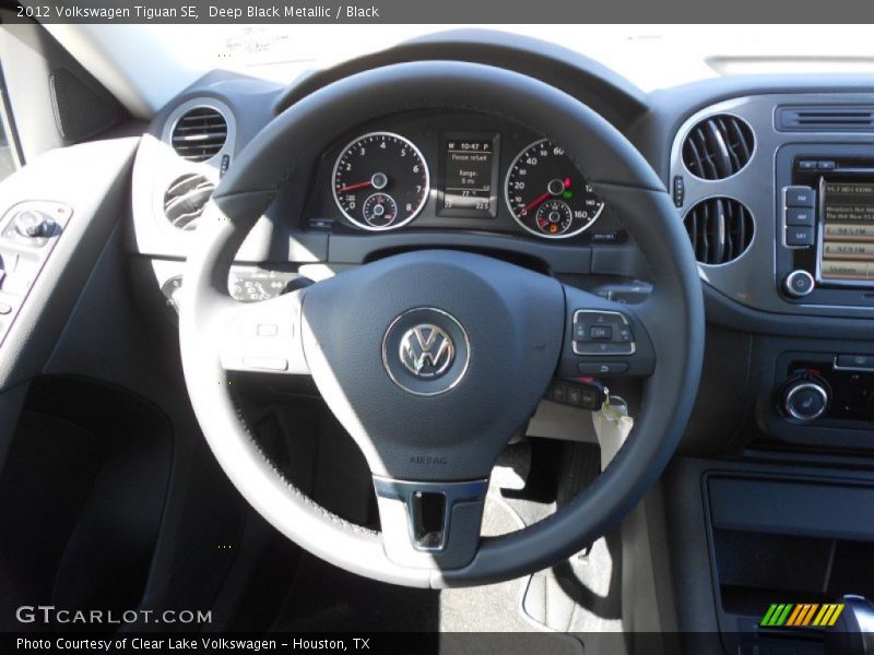 Deep Black Metallic / Black 2012 Volkswagen Tiguan SE