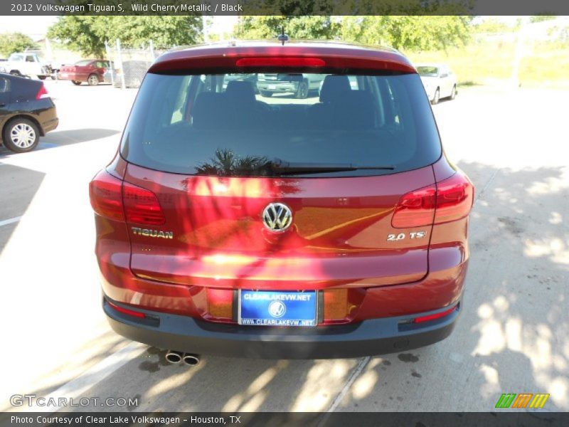 Wild Cherry Metallic / Black 2012 Volkswagen Tiguan S