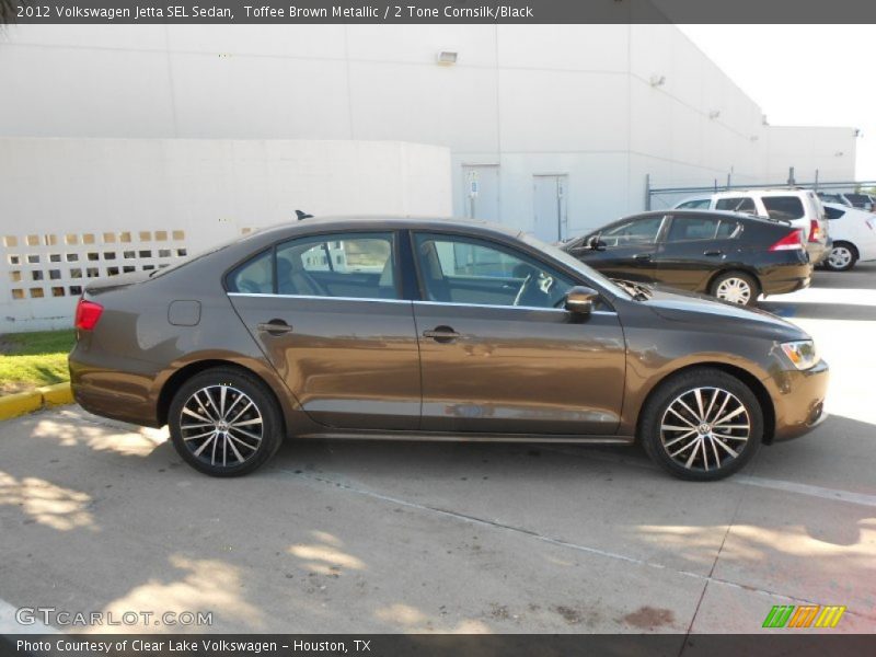 Toffee Brown Metallic / 2 Tone Cornsilk/Black 2012 Volkswagen Jetta SEL Sedan