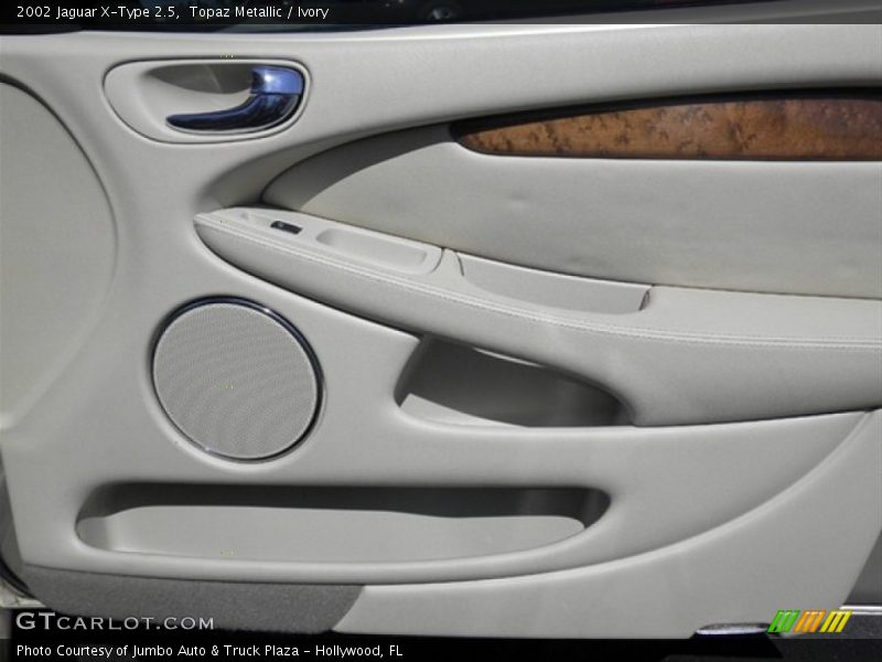 Topaz Metallic / Ivory 2002 Jaguar X-Type 2.5