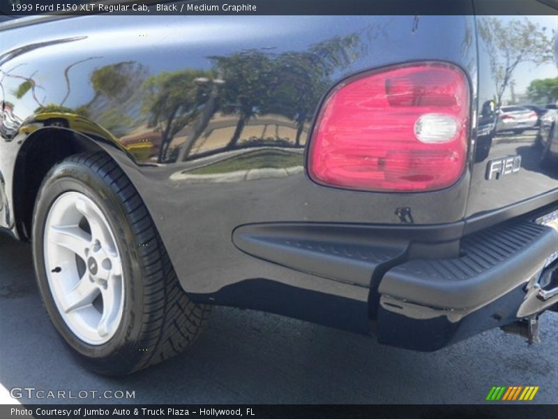 Black / Medium Graphite 1999 Ford F150 XLT Regular Cab