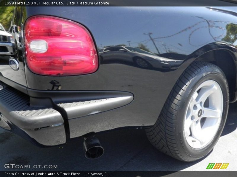 Black / Medium Graphite 1999 Ford F150 XLT Regular Cab