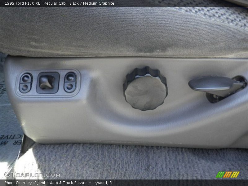 Black / Medium Graphite 1999 Ford F150 XLT Regular Cab