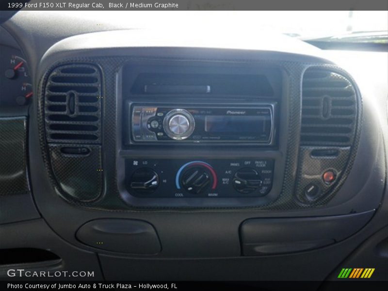Black / Medium Graphite 1999 Ford F150 XLT Regular Cab