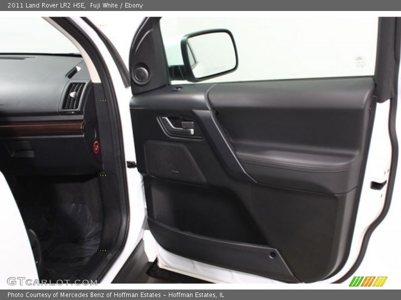 Fuji White / Ebony 2011 Land Rover LR2 HSE