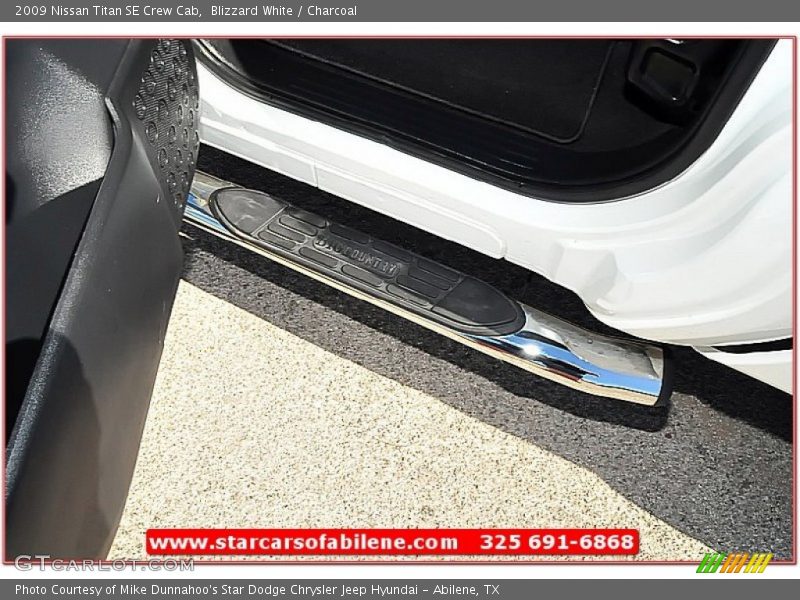 Blizzard White / Charcoal 2009 Nissan Titan SE Crew Cab