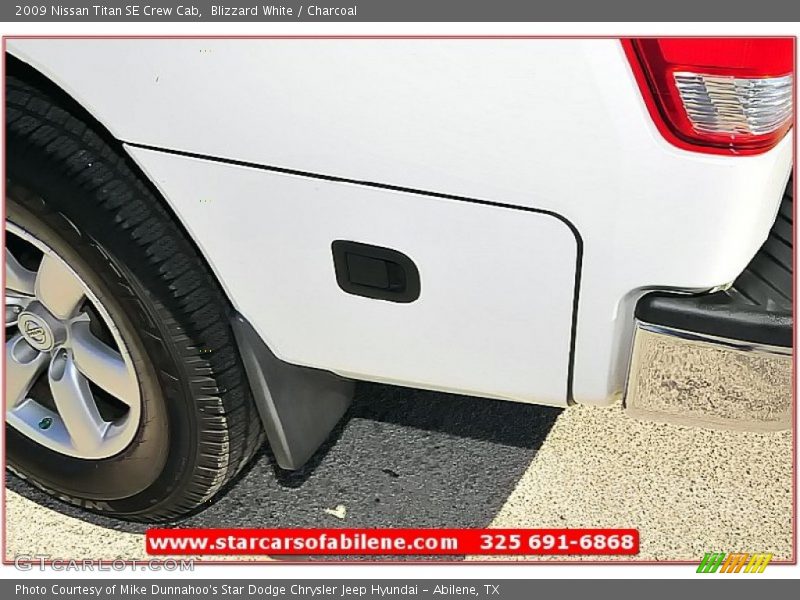 Blizzard White / Charcoal 2009 Nissan Titan SE Crew Cab