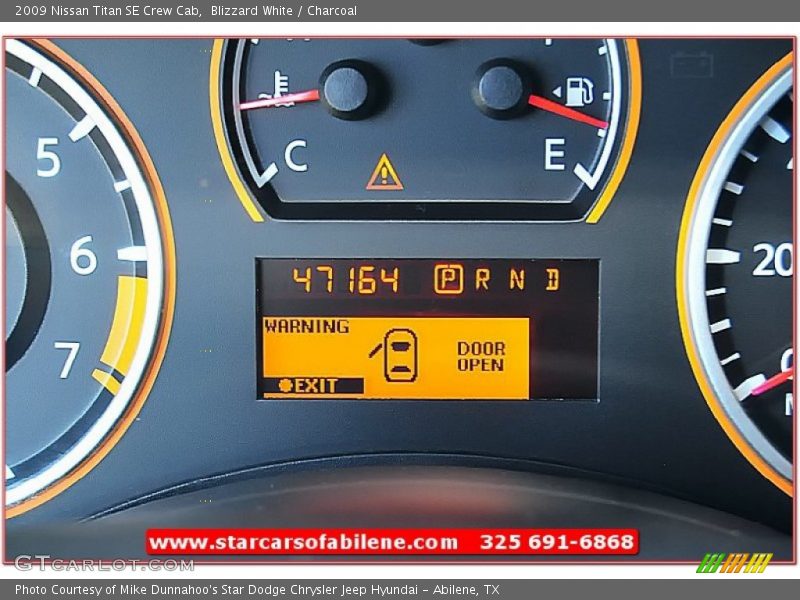 Blizzard White / Charcoal 2009 Nissan Titan SE Crew Cab
