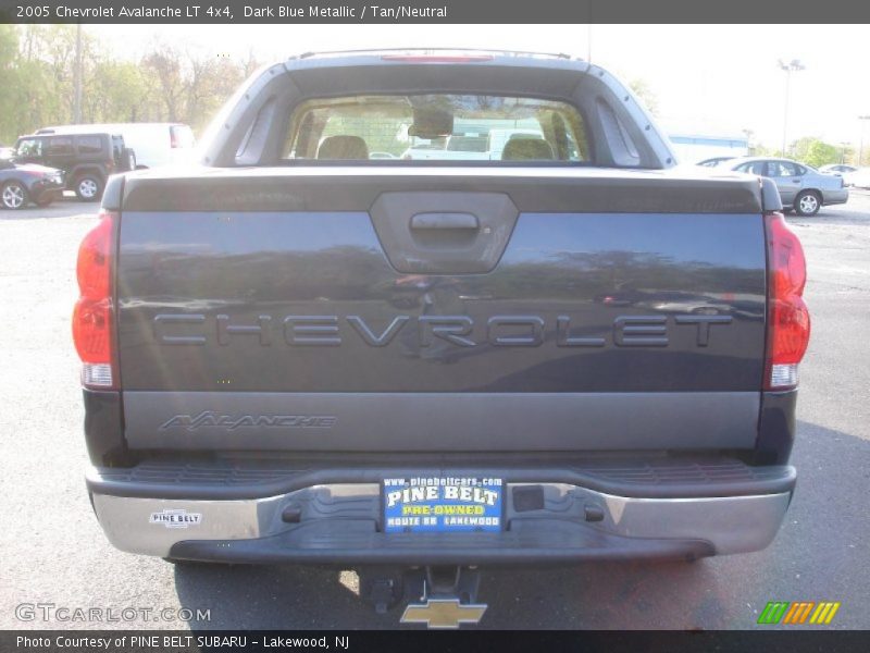 Dark Blue Metallic / Tan/Neutral 2005 Chevrolet Avalanche LT 4x4