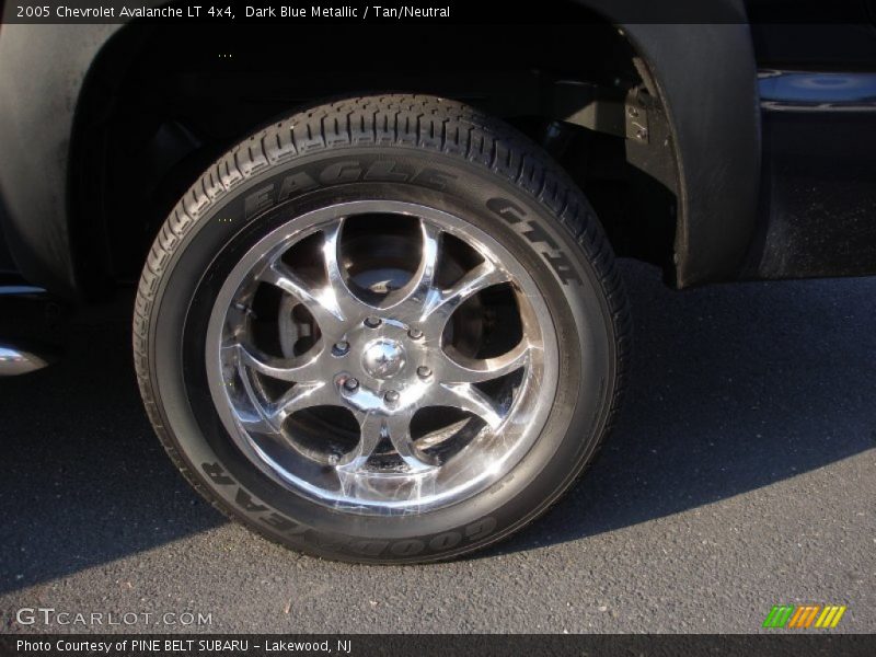 Dark Blue Metallic / Tan/Neutral 2005 Chevrolet Avalanche LT 4x4