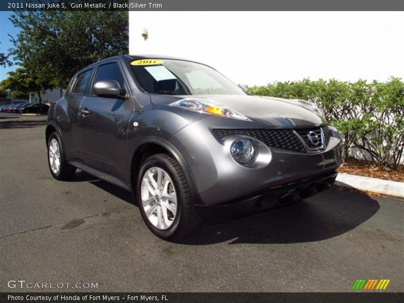Gun Metallic / Black/Silver Trim 2011 Nissan Juke S