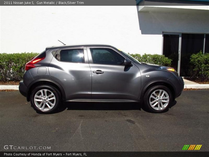 Gun Metallic / Black/Silver Trim 2011 Nissan Juke S