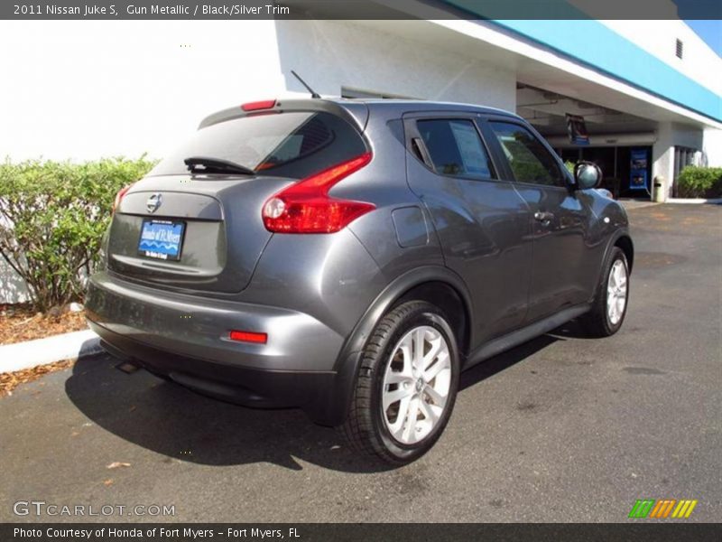 Gun Metallic / Black/Silver Trim 2011 Nissan Juke S