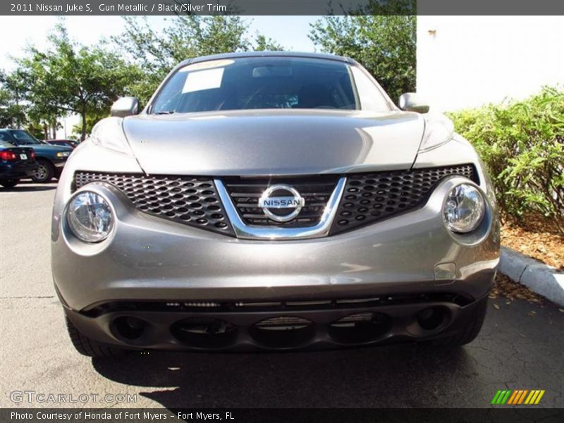 Gun Metallic / Black/Silver Trim 2011 Nissan Juke S