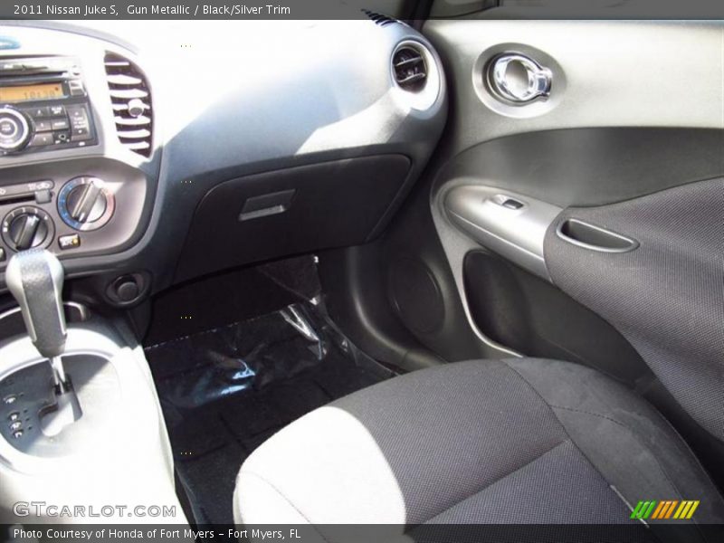 Gun Metallic / Black/Silver Trim 2011 Nissan Juke S