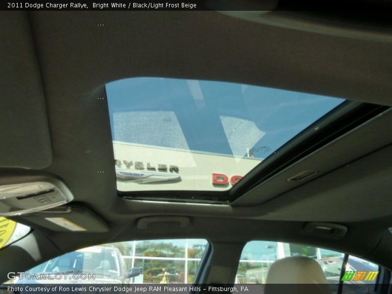 Bright White / Black/Light Frost Beige 2011 Dodge Charger Rallye