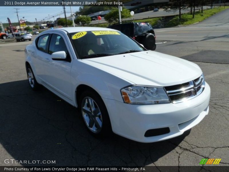 Bright White / Black/Light Frost Beige 2011 Dodge Avenger Mainstreet