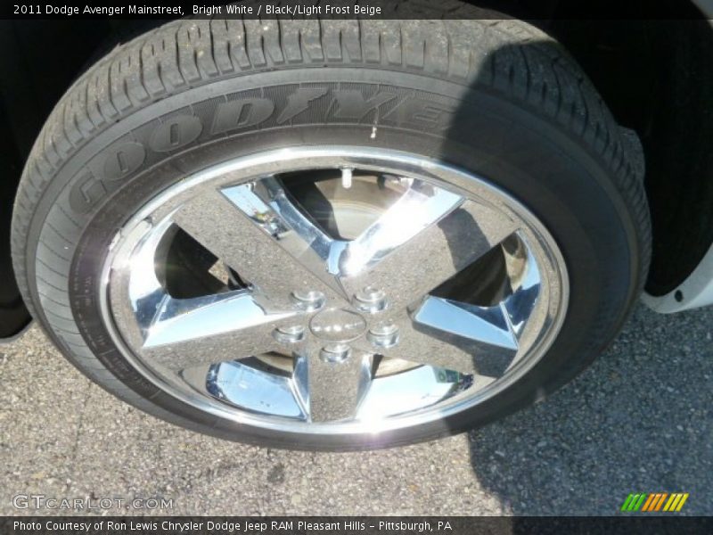 Bright White / Black/Light Frost Beige 2011 Dodge Avenger Mainstreet
