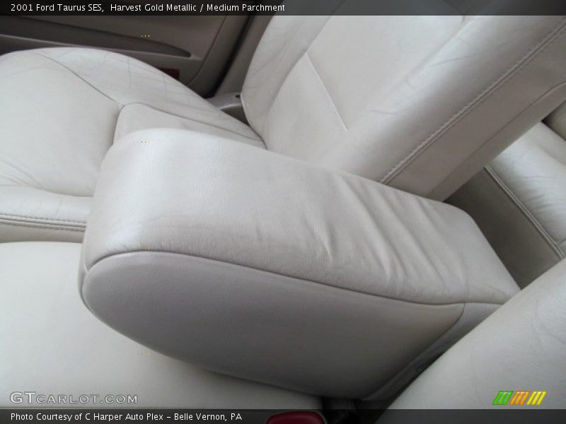 Harvest Gold Metallic / Medium Parchment 2001 Ford Taurus SES