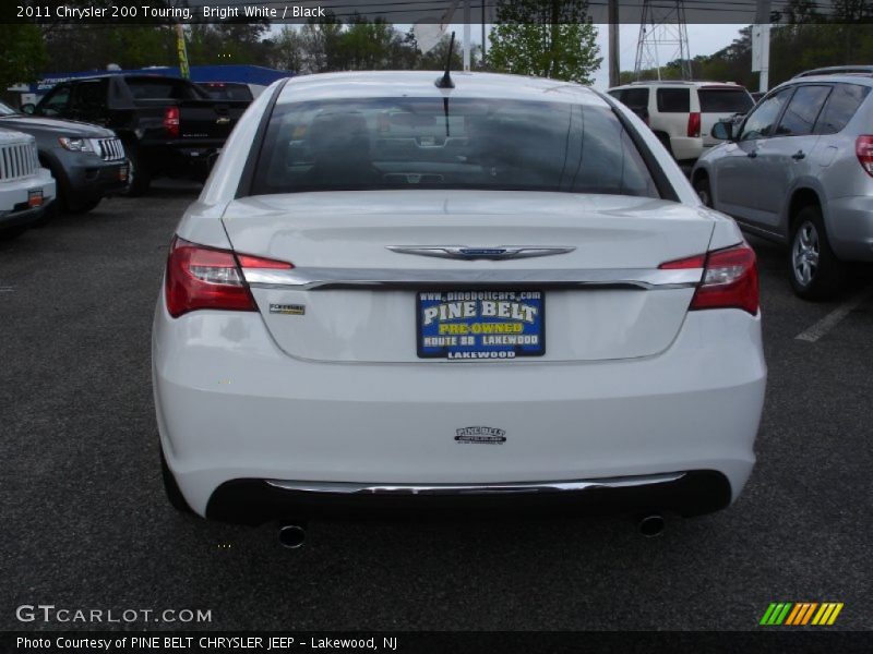 Bright White / Black 2011 Chrysler 200 Touring